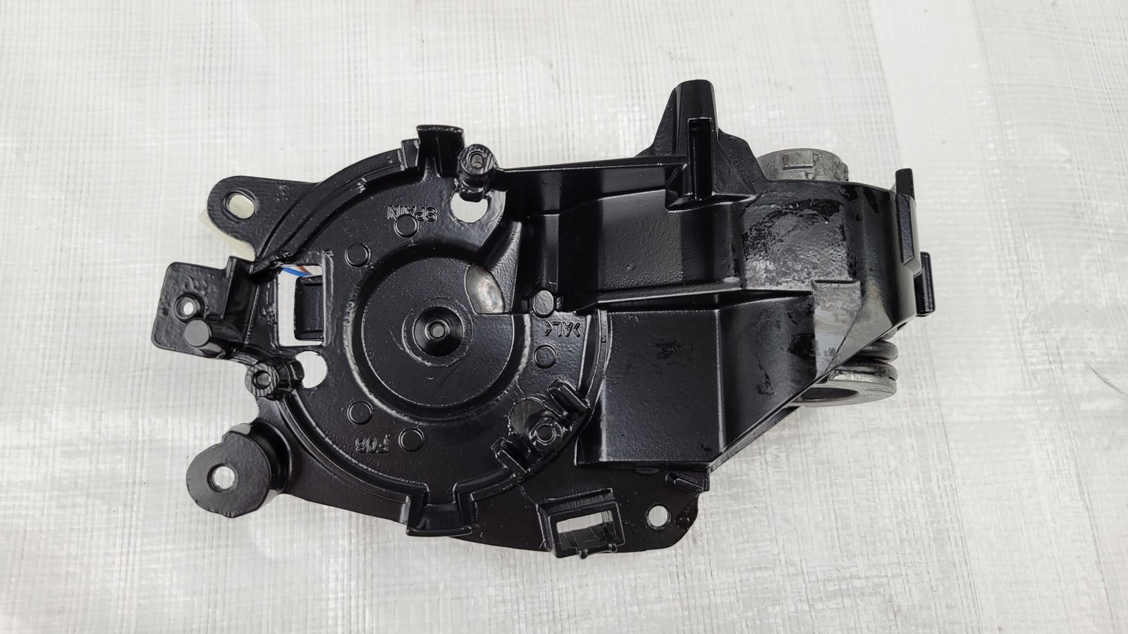 New 2008-2012 Genuine Audi R8 TT Right Side View Mirror Mount 8J0-858-532-A