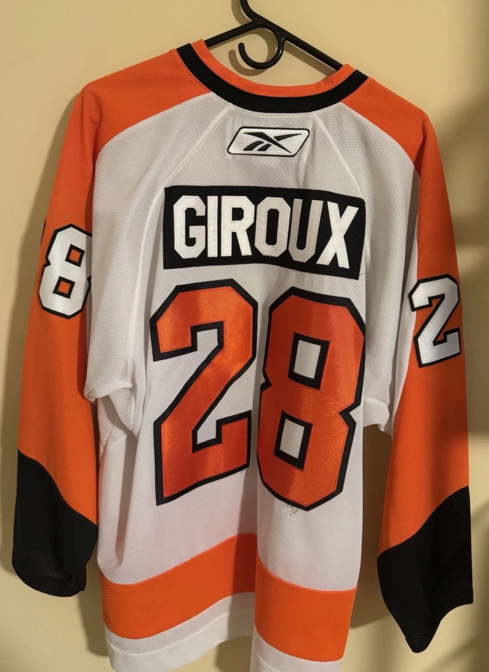 Claude Giroux 2010 Winter Classic Jersey Size L - Image 2 of 4