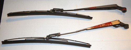 OEM RA40 RA42 Toyota Celica Wiper Arms Set - Driver & Passenger w/squirters 1980 - Picture 2 of 9