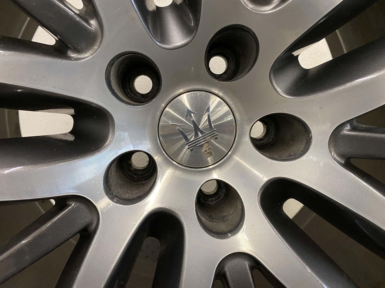 14-15 MASERATI GHIBLI REAR ALUMINUM 15 SPOKE WHEEL RIM 19X9.5, ID 670016855