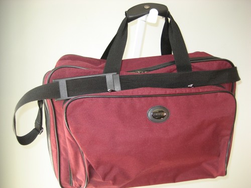 American Tourister Duffel Bag Carry On Canvas Maroon 13 x 18 x 7 EC - Picture 4 of 12