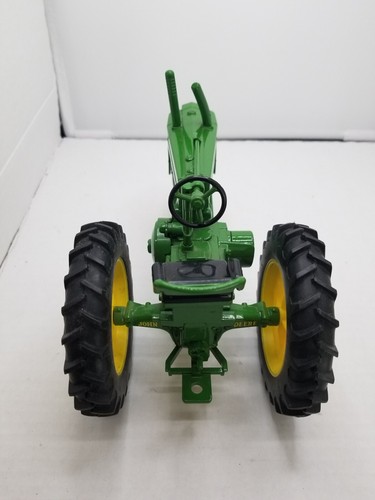 Ertl Tomy 1/16 Scale John Deere Model G Tractor Diecast - Picture 5 of 5