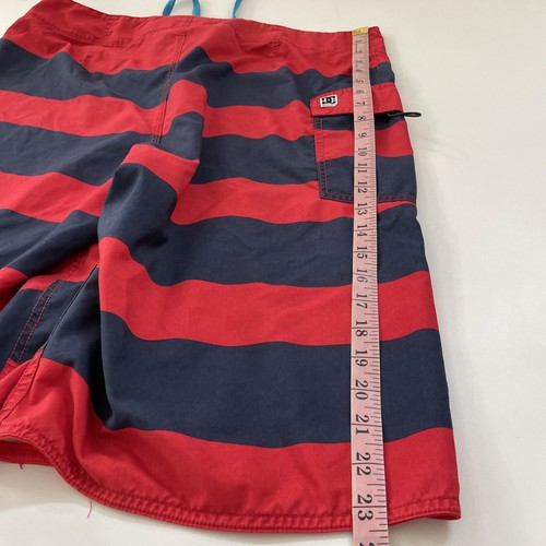 DC Shoe Co costume da bagno uomo tavola corto blu rosso a righe taglia 36 skater Y2K - Foto 6 di 10