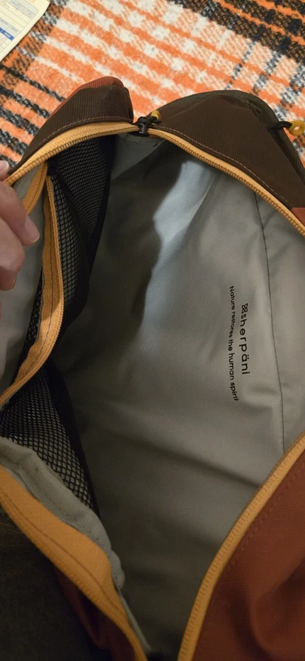 Sherpani Esprit Women's Sling - Image 3 of 3