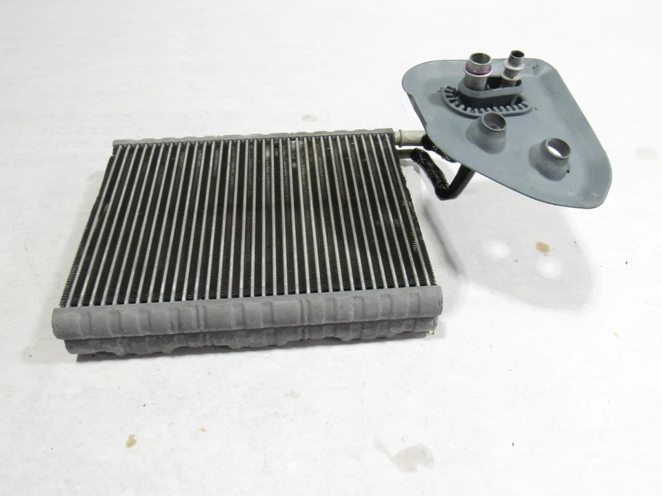 20-24 BMW M8 F93 2022 AC A/C Evaporator Core ;:O - Image 3 of 4