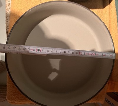 runde Ofenhexevon Pampered Chef  ist eine runde Backform aus Stoneware.