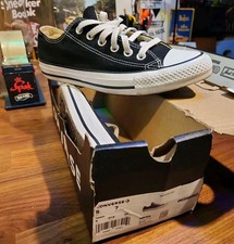 Women's Size 7 Chuck Taylor All Star Canvas Men s Size 5 M9166 PreOwned w/ BOX