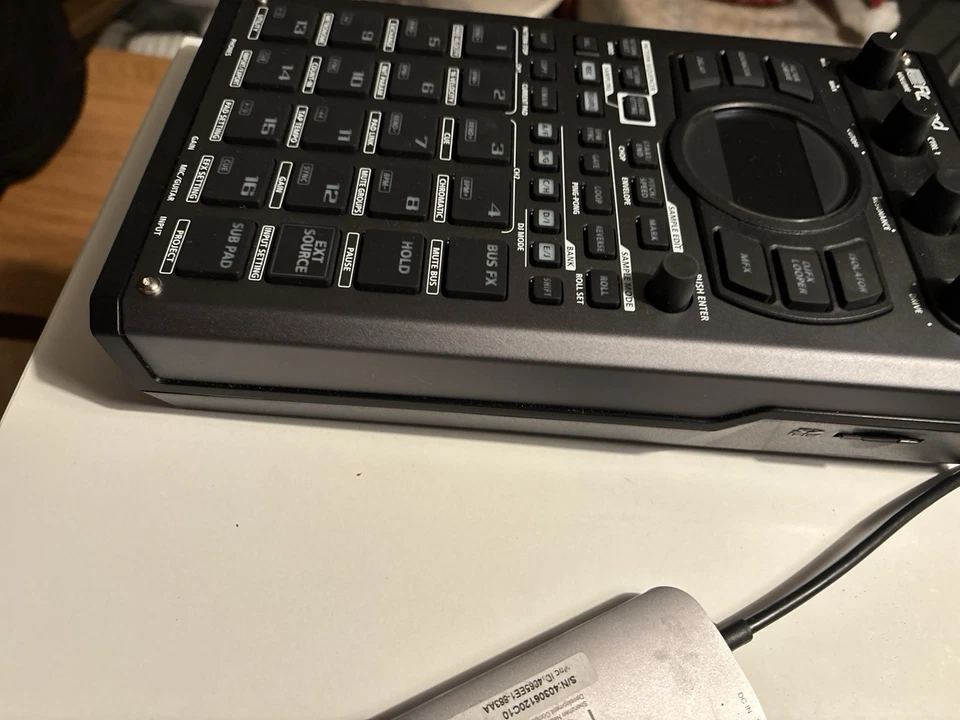 Roland SP-404MKII Sampler exzellent - Bild 3 von 3