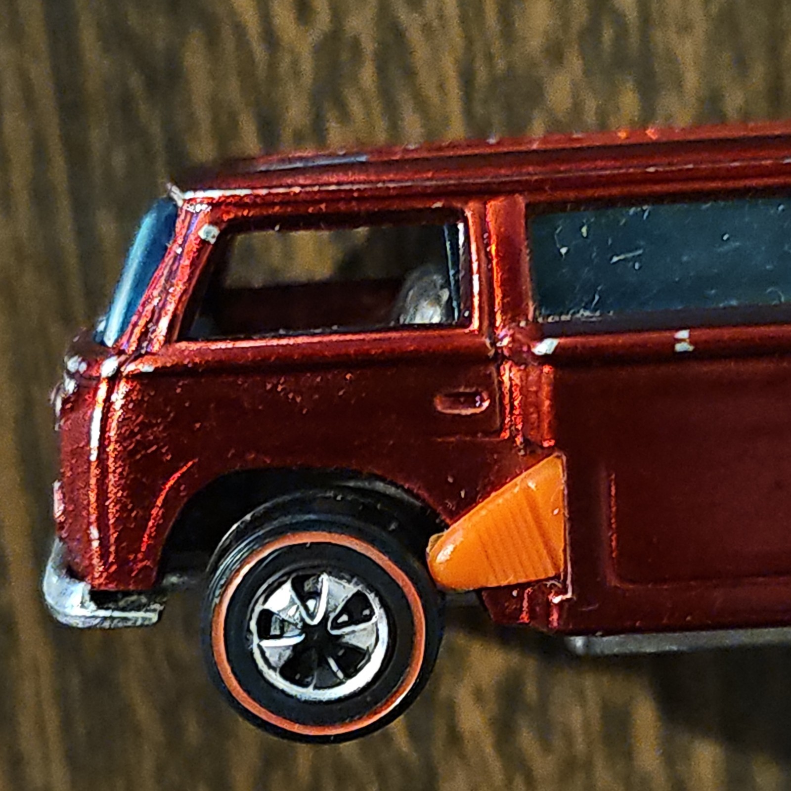 Hot Wheels Redlines Volkswagen Beach Bomb Diecast Van 1969 thumbnail 11
