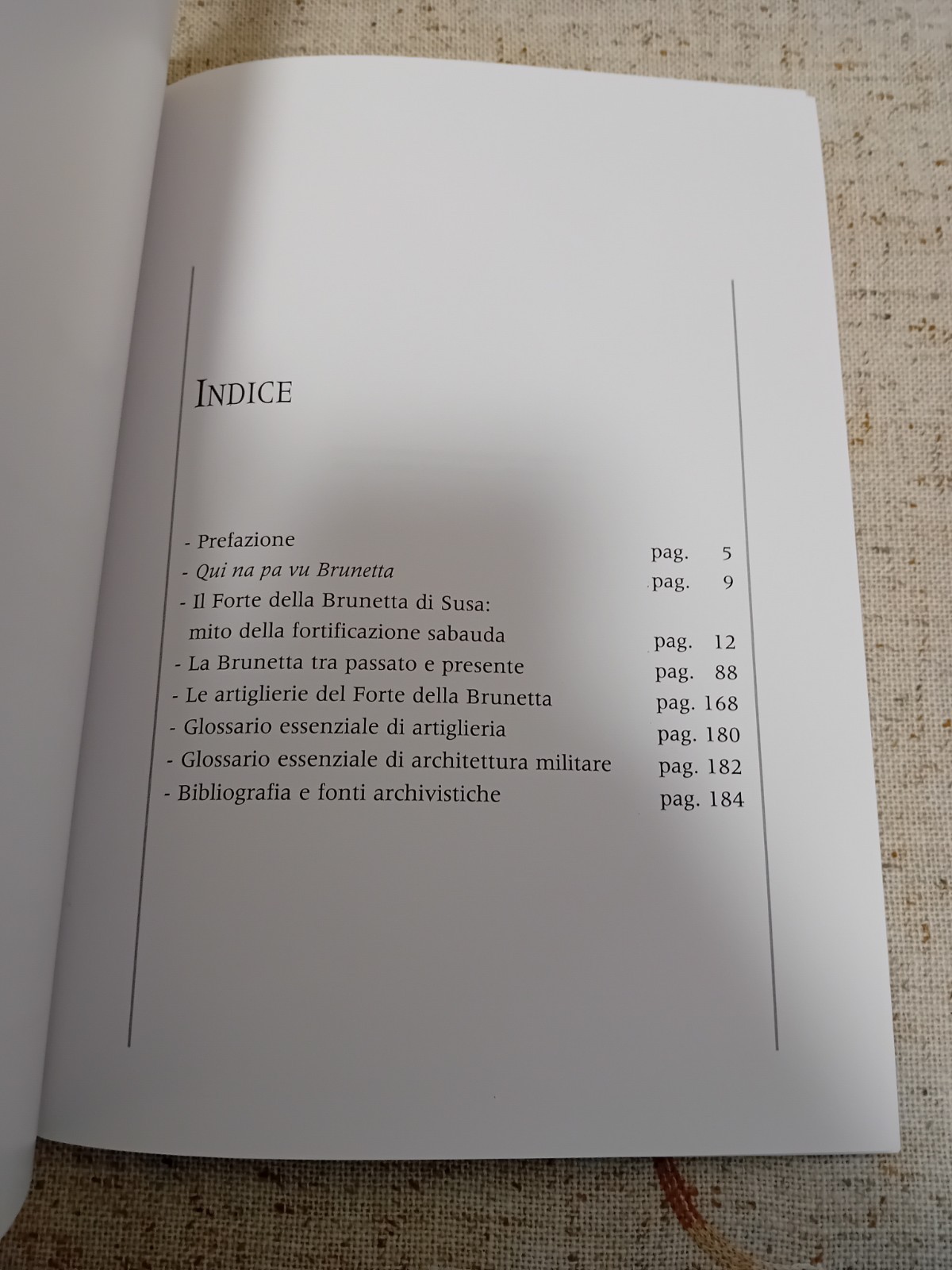 Foto 3 di 12