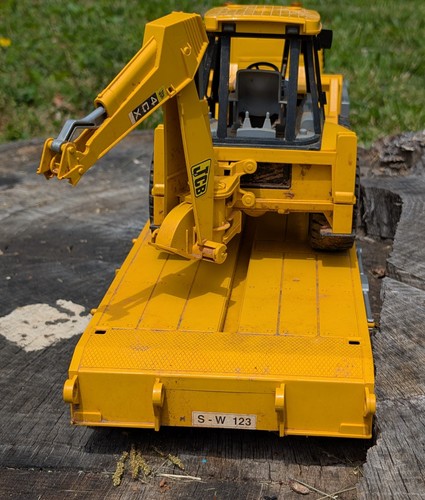Bruder MAN TGA Low Loader Truck with JCB 4CX Backhoe Loader / Tractor - Picture 4 of 14
