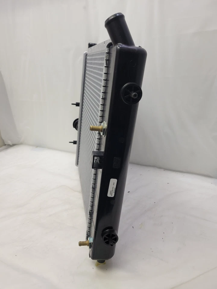 90-92 CHRYSLER TOWN AND COUNTRY RADIATOR MAX COOL (LOWER HOSE ON RIGHT SIDE) Foto 3 de 4