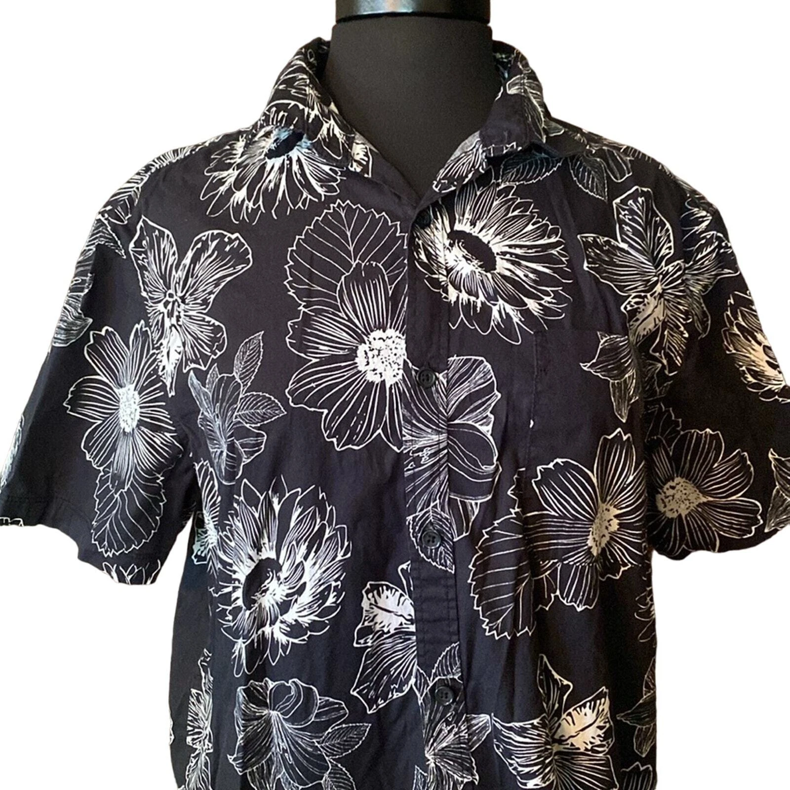 Bruno Milano modern stretch black and white floral Hawaiian button up shirt