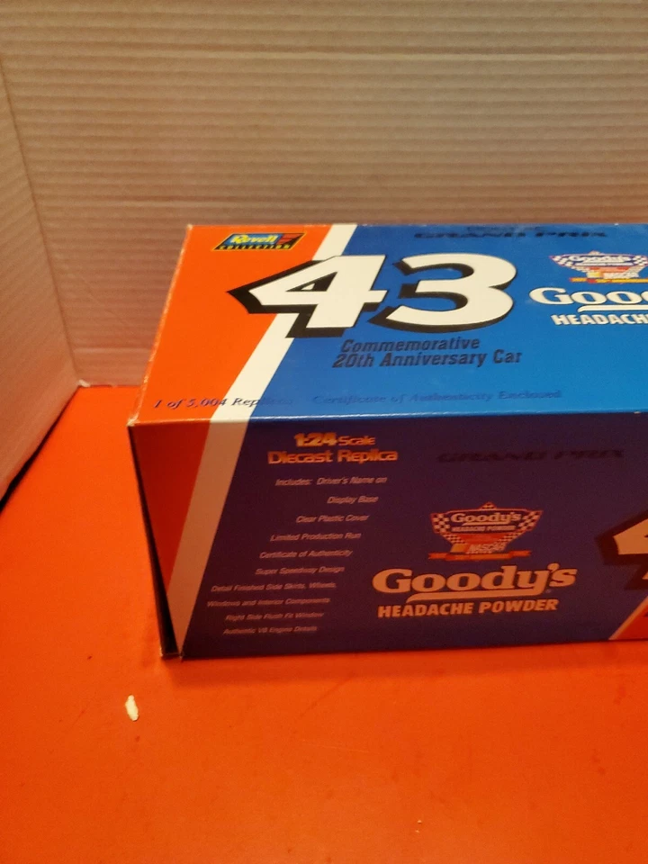 Pontiac Grand Prix 1997 1/24 NASCAR Revell Bobby Hamilton Goody's #43 20th STP 1997 Foto 2 de 4