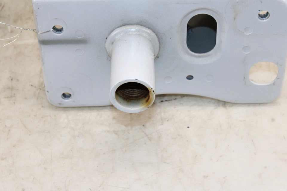 Soporte de refuerzo delantero derecho Hyundai Genesis 2013-2016 cupé OEM GO31 Foto 2 de 4