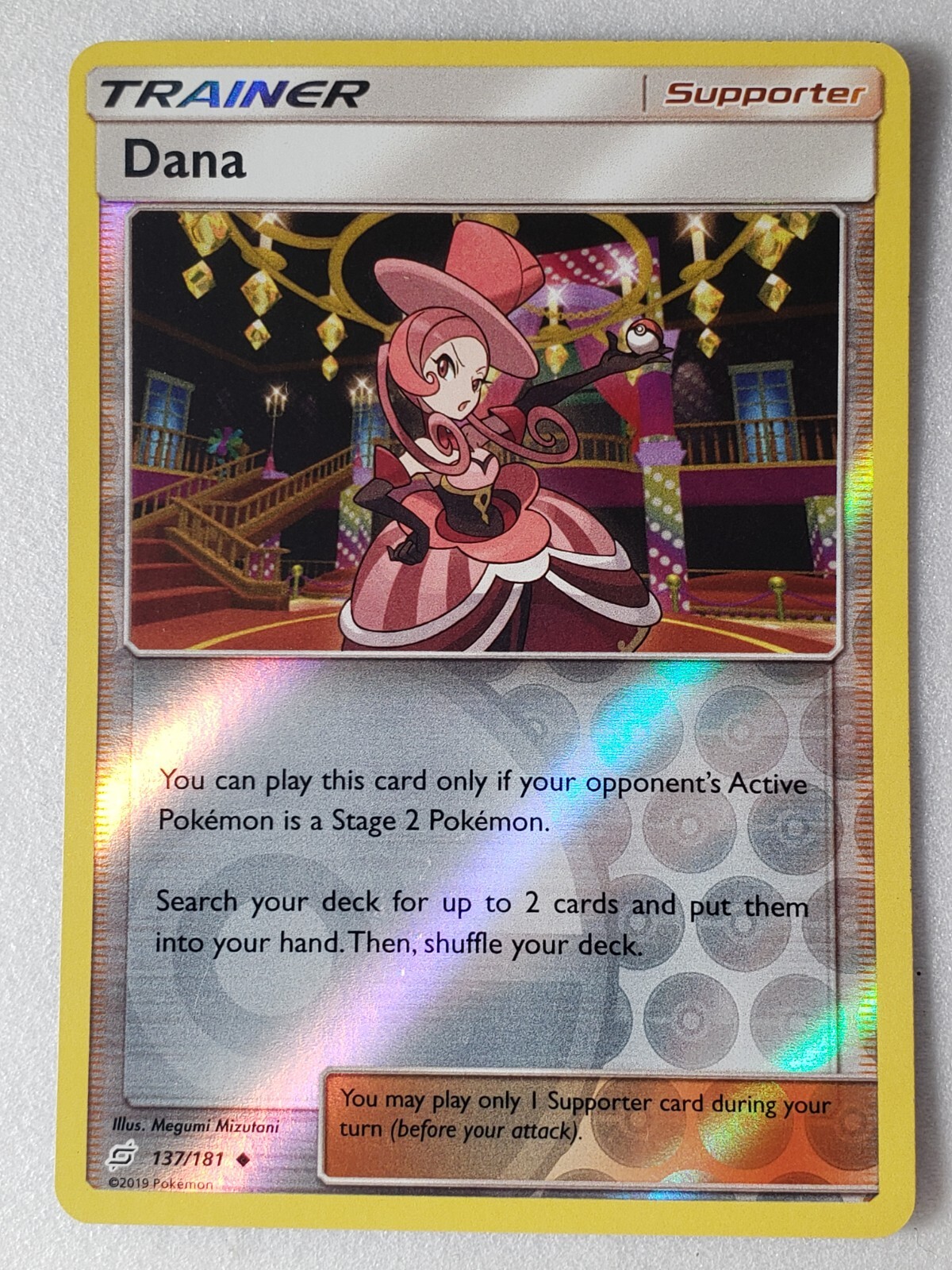 REVERSE HOLO Dana 137/181 VLP / NM - Team Up Sun Moon Pokemon Card