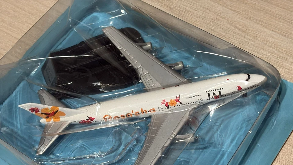 BOEING 747-200 JAPAN AIRLINES AEREO MODELLINO NEW IN BOX CON STAND - Immagine 4 di 4