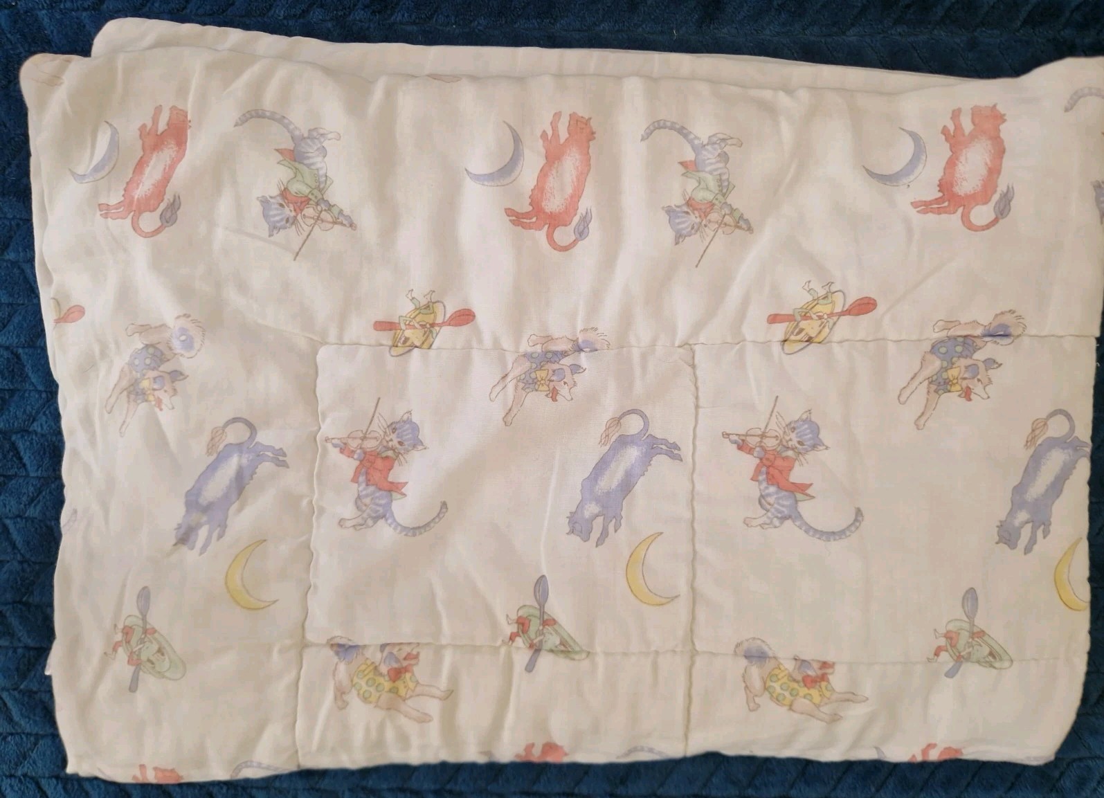 Trapunta culla vintage bambino stampa Hey Diddle Diddle 67x95 cm foto 2