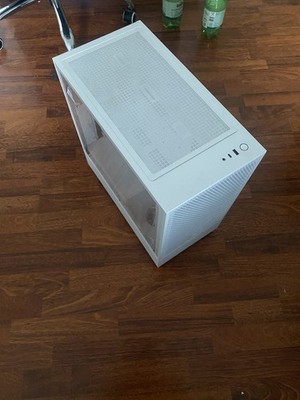 NZXT H5 Flow (2022) PC Gaming Case Tempered Glass Panel