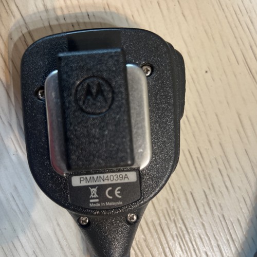 2 Walkie Talkie Motorola HT1250-LS+ UHF de 2 vías 16 canales con baterías RCA sin probar - Imagen 6 de 14