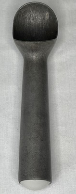 The Pampered Chef 2730 Ice Cream Scoop Aluminum USA Vintage Liquid Filled?