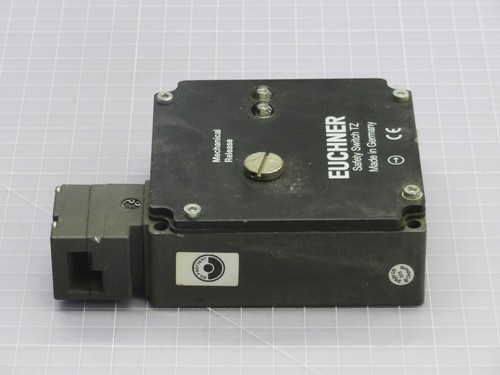 EUCHNER TZ2LE110M SAFETY SWITCH T229006 - Picture 2 of 3