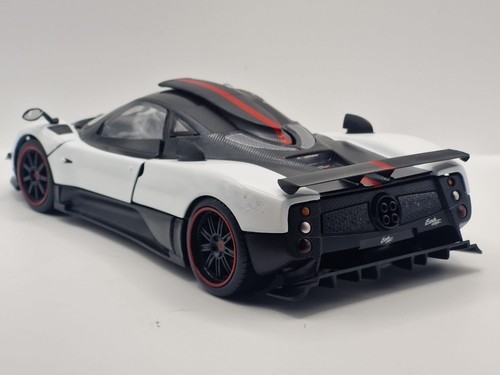 Modellino auto Pagani Zonda 5 Cinque 2023 bianco e nero 1/18 pressofuso Motormax - Foto 3 di 6