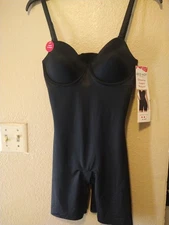 RED HOT by Spanx - NWT Strapless Cupped Bodysuit - Size M ~ Very Black