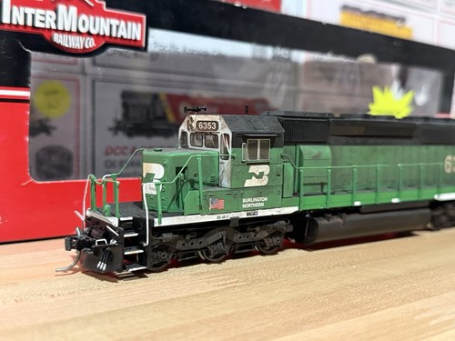 InterMountain HO EMD SD40-2 Burlington Northern #6353 DCC y sonido desgastado USADO | Condition: Used