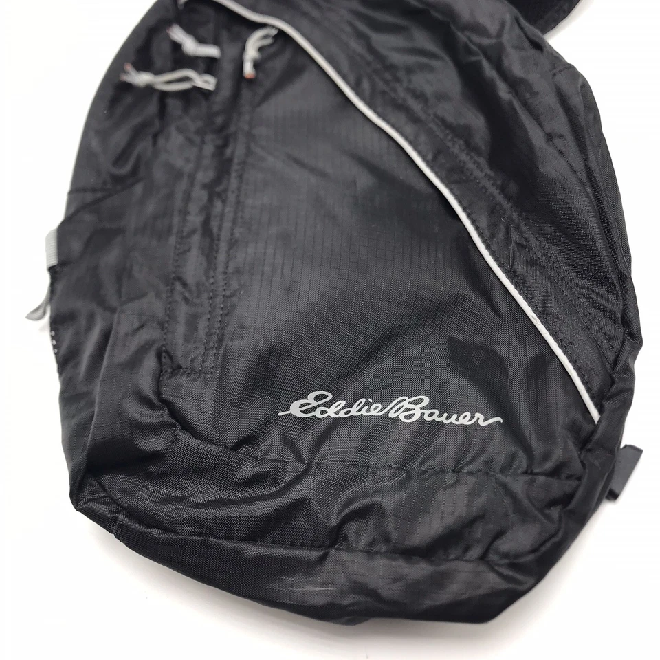 Eddie Bauer Mochila de Viaje Pequeña de Un Hombro en Negro Foto 2 de 4