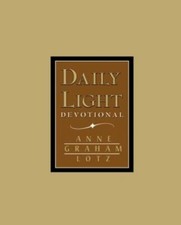 Daily Light - Tan: A 365-Day Morning and Evening Devotional by Anne Graham Lotz