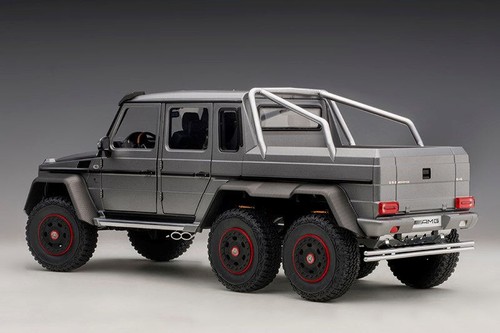 76308 MERCEDES-BENZ G63 AMG 6x6 (LARGE PLATINUM DESIGN) 1:18 - Foto 2 di 8