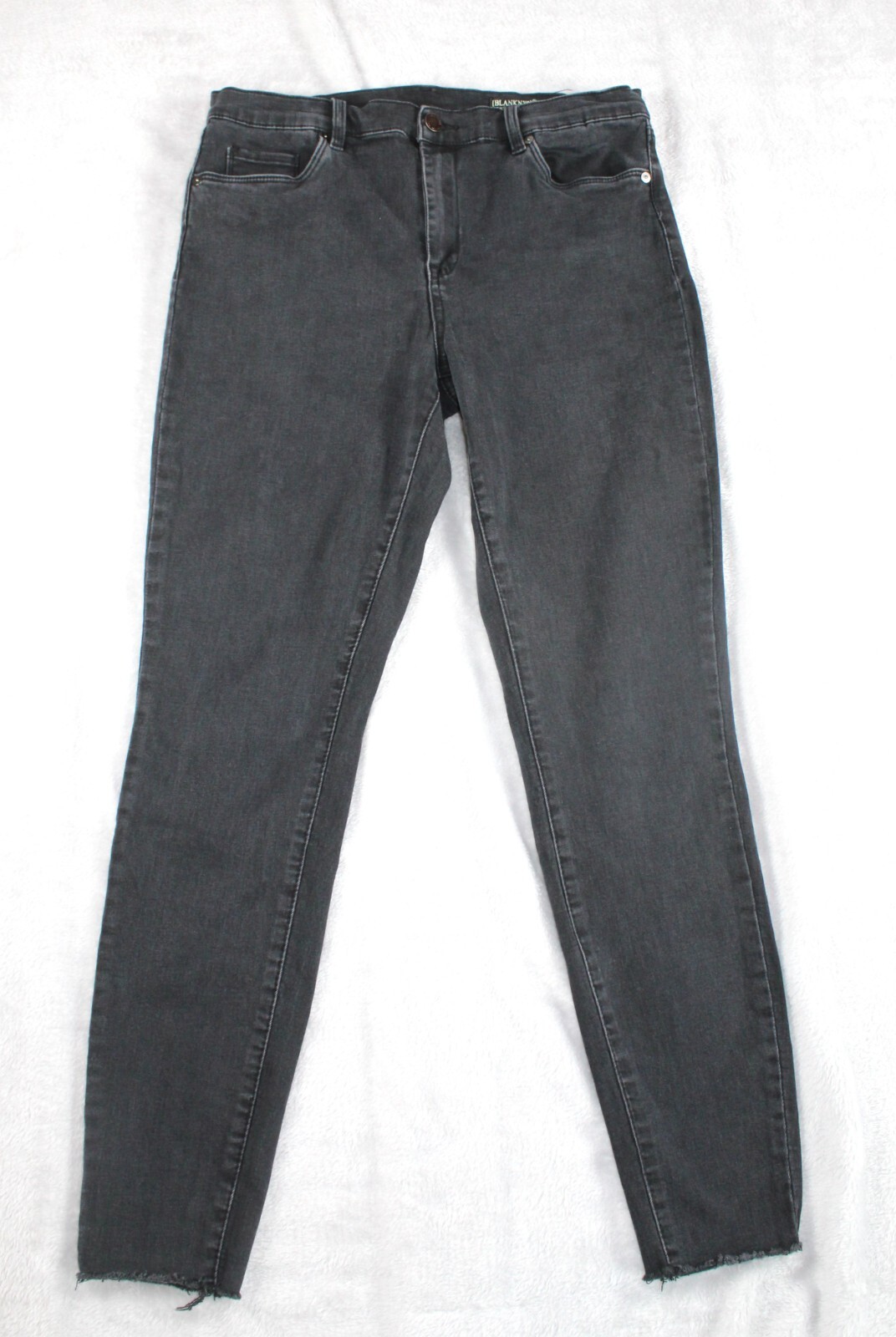 BlankNYC The Bond Black Dark Wash Jeans Size 31 Unfinished Hem Style-image