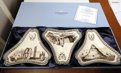 Wedgwood FROG SERVICE Genius Collection TRIANGULAR Plates, Set of 3, NEW in BOX