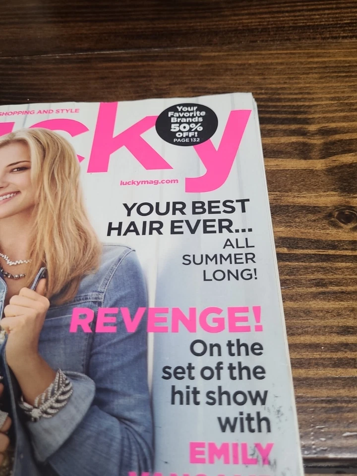 LUCKY Magazine June 2012 Issue EMILY VANCAMP On Cover Preowned Foto 2 de 4