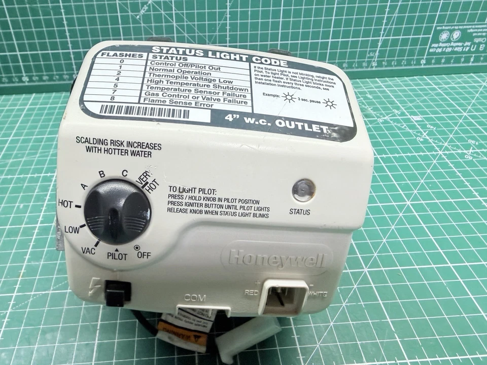 Honeywell Water Heater Gas Valve WV8840B1158 - Image 2 of 4