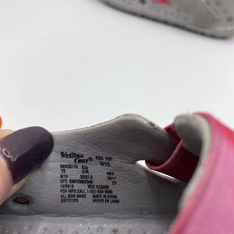 Sandalias Western Chief para niños talla 9/10 - grises con correa rosa Foto 4 de 4