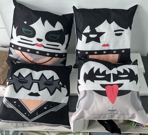 KISS (SET OF 4) 16” X 16” Throw Pillows - Picture 2 of 13