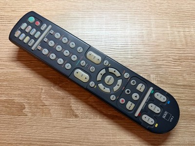 NAD Fernbedienung HTR 2 für T742 T743 T752 T163 volle Funktion guter Zustand