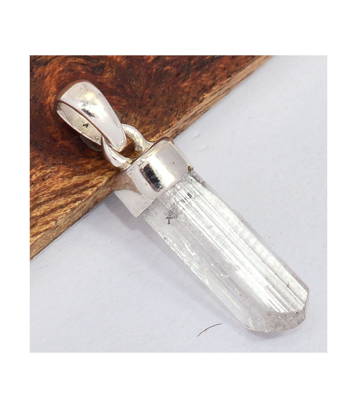 Pendentif danburite brute SK33.1 en pierre naturelle véritable de forme libre