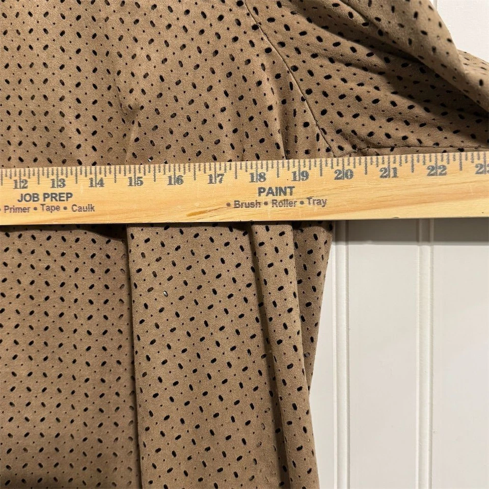 Top túnica perforada estilo Cal XL dobladillo mordedura de tiburón imitación gamuza topo manga 3/4 EE. UU. Foto 3 de 4