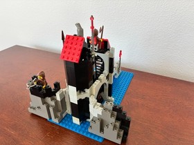 LEGO Castle: Wolfpack Tower (6075) - 100% Complete w/ Box & Instructions - Rare