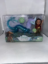 New Disney's Raya and The Last Dragon Petite Raya & Sisu Gift Set Sisu Lights Up