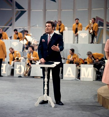 Wim Thoelke ZDF show ''3 Mal 9'' Bremen Germany stage performan- 1970s Old Photo 1