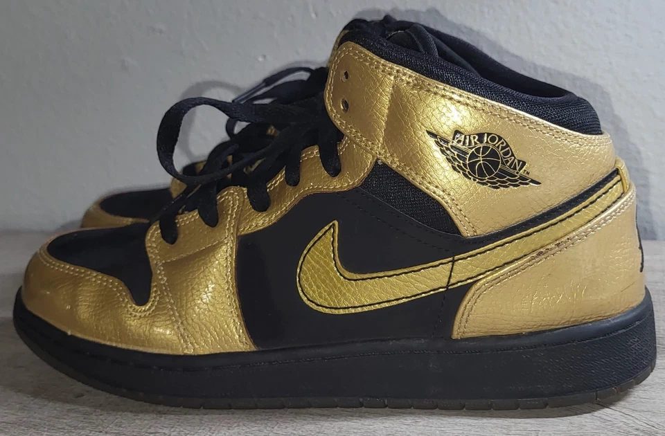 Nike Air Jordan 1 средний металлик золото и черный мальчика большой детский размер 7Y кроссовки - Изображение 3 из 4