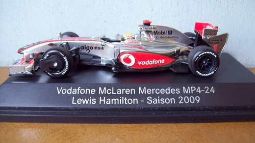 1/43 MINICHAMPS B66960038 VODAPHONE McLAREN MERCEDES MP4/24 2009 LEWIS HAMILTON - Picture 3 of 7