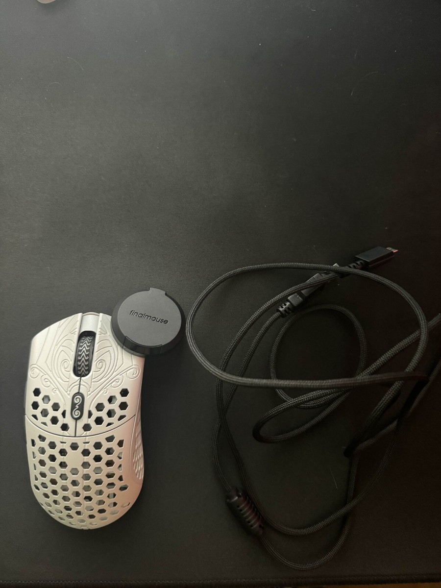 FinalMouse Starlight-12 Pegasus (Medium) - White, Perfect FinalMouse Starlight-12 Pegasus (Medium) - White, Perfect