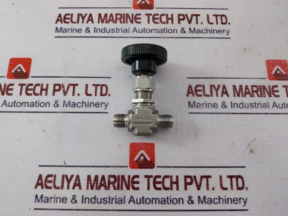 Swagelok SS-1RS4 Stainless Steel Integral Bonnet Needle Valve 5000 Psig - Image 3 of 4