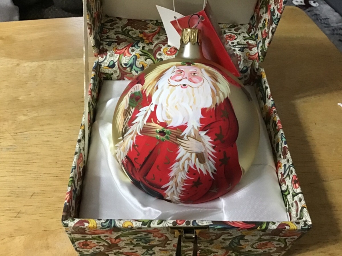 DILLARDS 1998 HANDCRAFTED COLLECTIBLE SANTAS BAROQUE SANTA IN THE