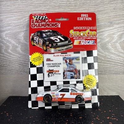 Racing Champions #7 Alan Kulwicki Hooters Ford 1:43 Nascar Die-Cast 1993 Edition